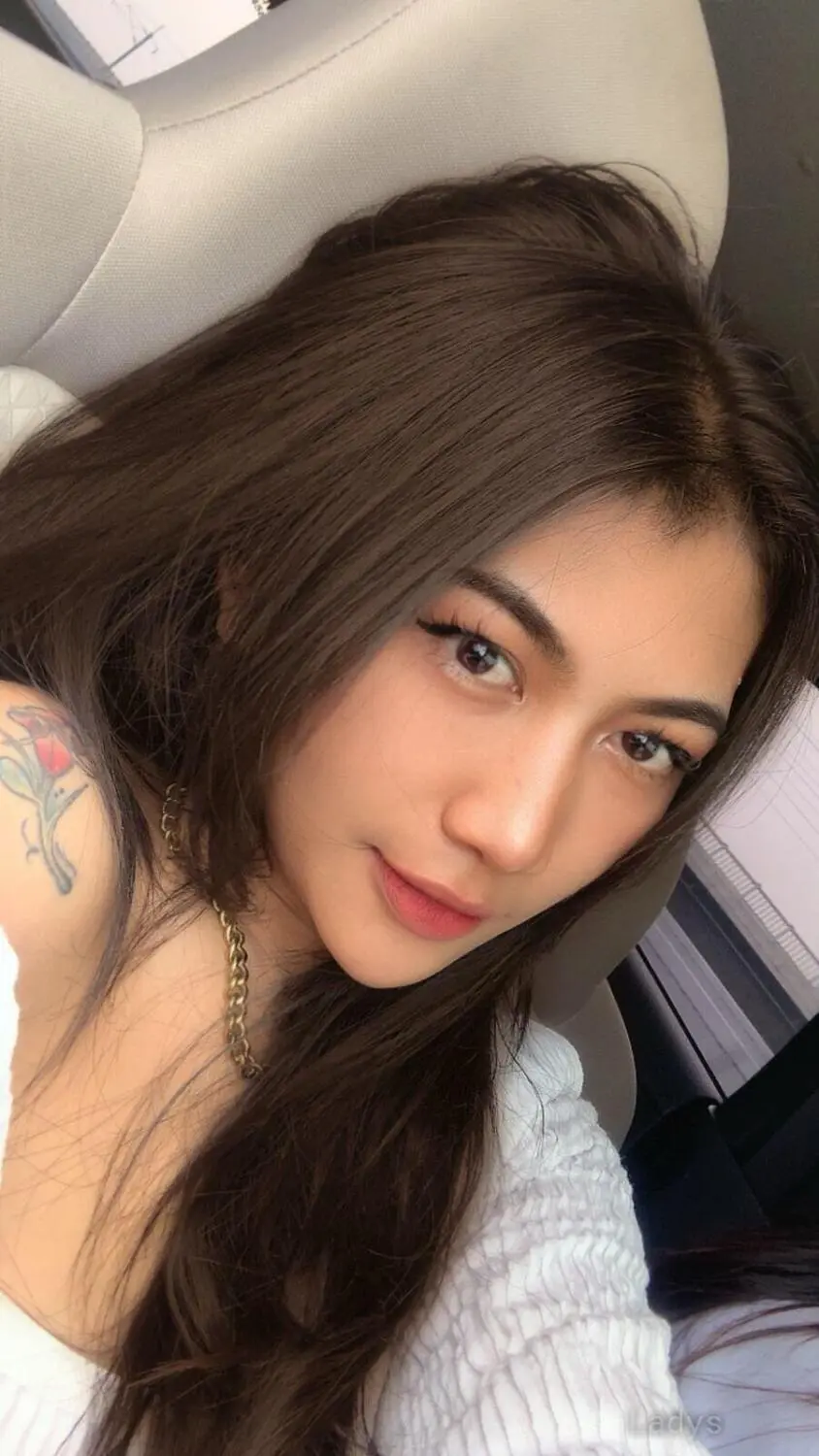 Ollivia (22) – Call Girl & Independent Escort Service in Malang - Gallery Photo 2