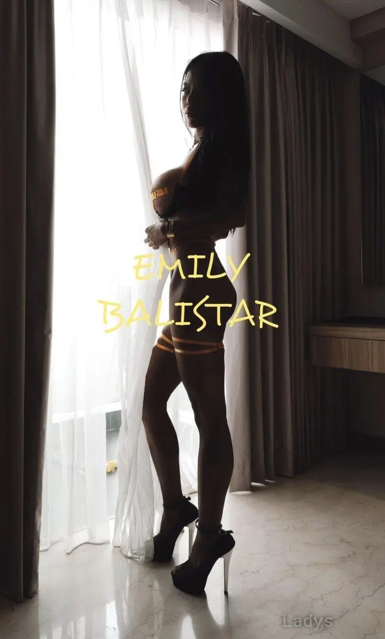 Emily (25) – Call Girl & Independent Escort Service in Malang - Gallery Photo 6