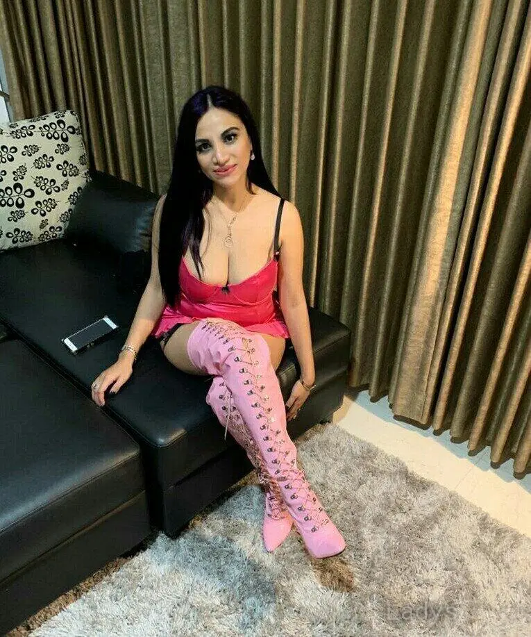 Viviana (35) – Call Girl & Independent Escort Service in Malang - Gallery Photo 8