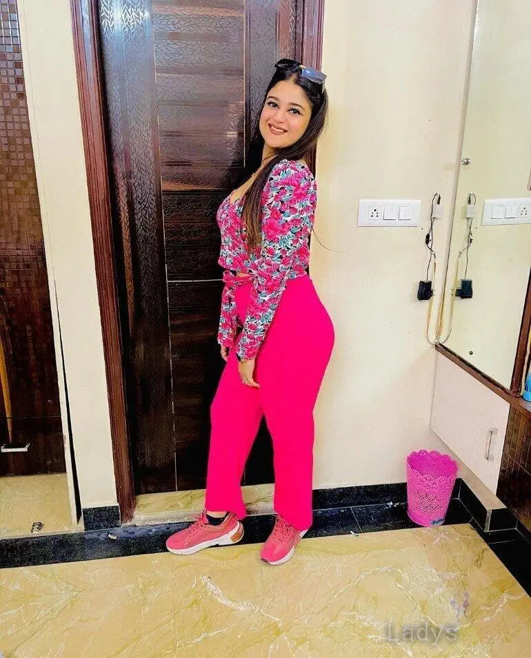 Anushka (22) – Call Girl & Independent Escort Service in Malappuram - Gallery Photo 2