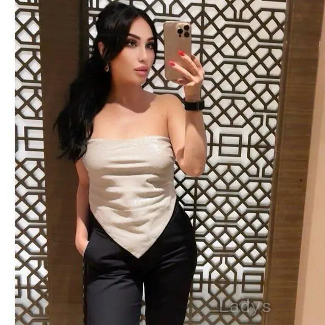 Dina (28) – Call Girl & Independent Escort Service in Maldives - Gallery Photo 2