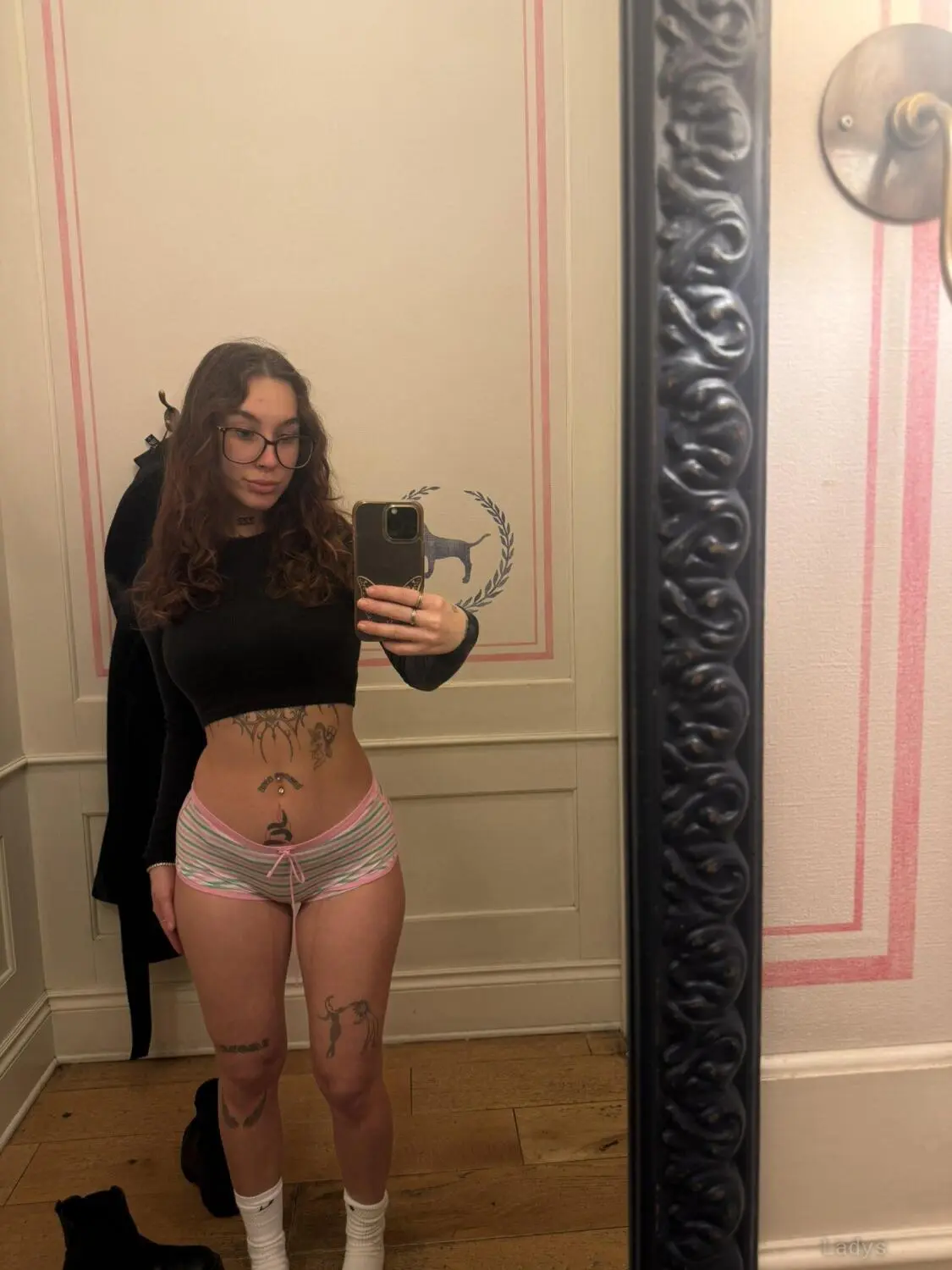 Discreet (24) – Call Girl & Independent Escort Service in Malibu - Gallery Photo 6
