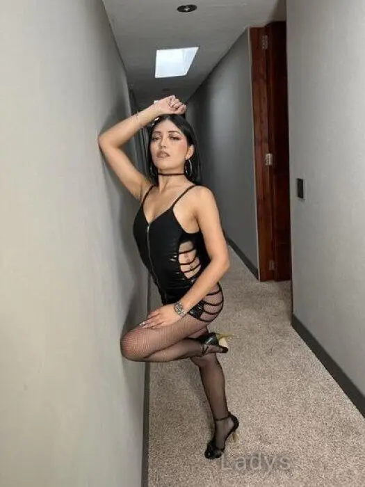 Bella (21) – Call Girl & Independent Escort Service in Malmö - Gallery Photo 2
