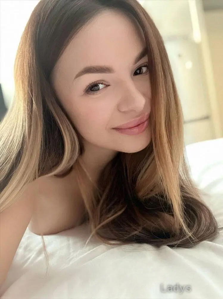 Nika (23) – Call Girl & Independent Escort Service in Malmö - Gallery Photo 5