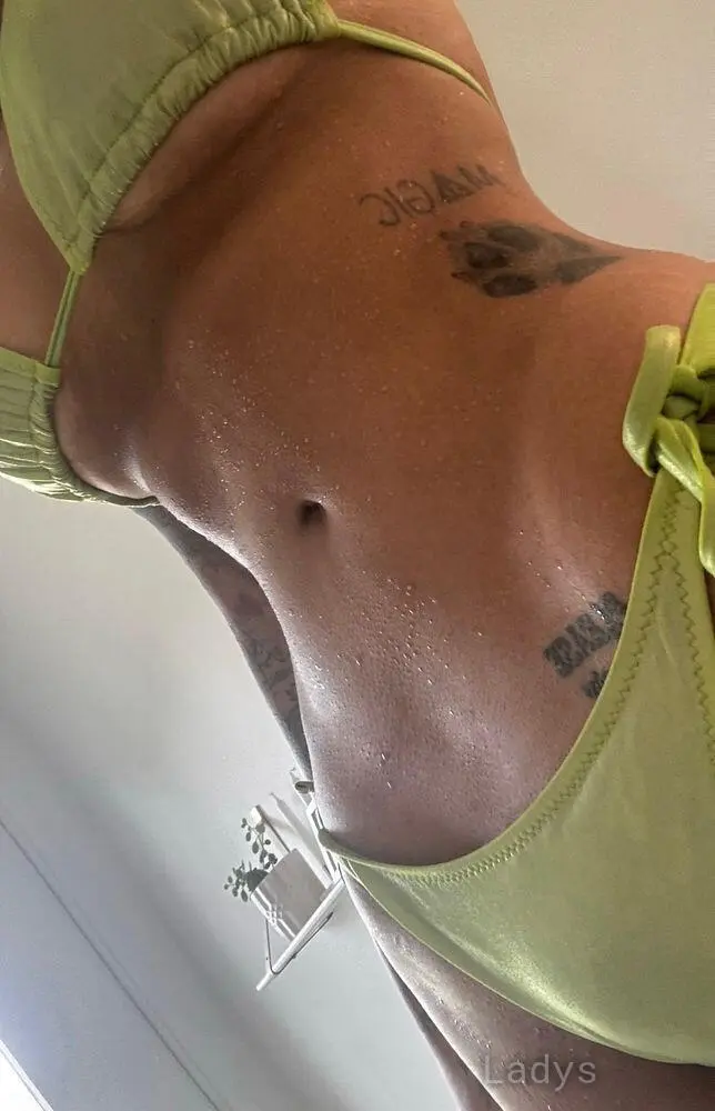 Hotwife Slut (25) – Call Girl & Independent Escort Service in Malmö - Gallery Photo 5
