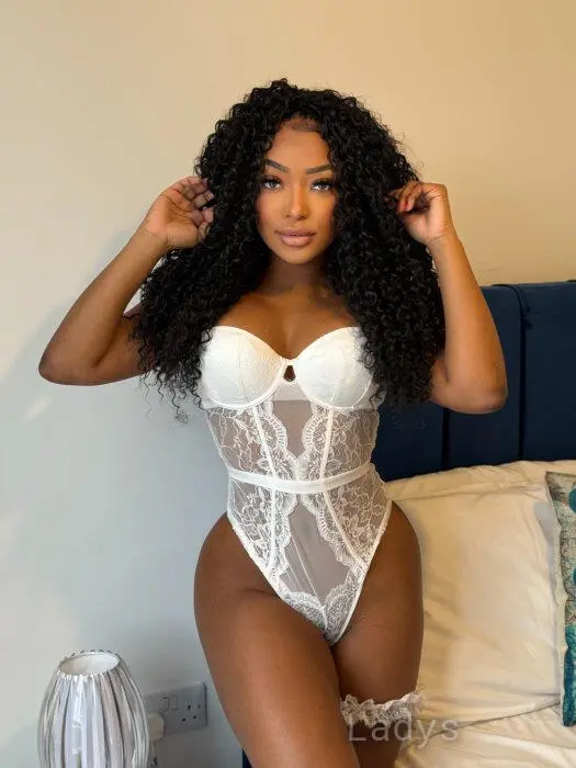 Moana (22) – Call Girl & Independent Escort Service in Manchester - Gallery Photo 4