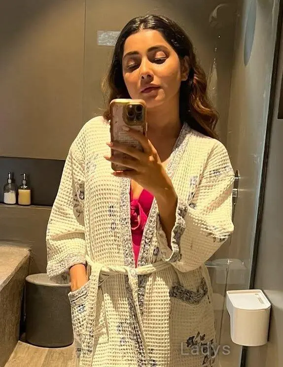 Hema (23) – Call Girl & Independent Escort Service in Mangalore - Gallery Photo 3