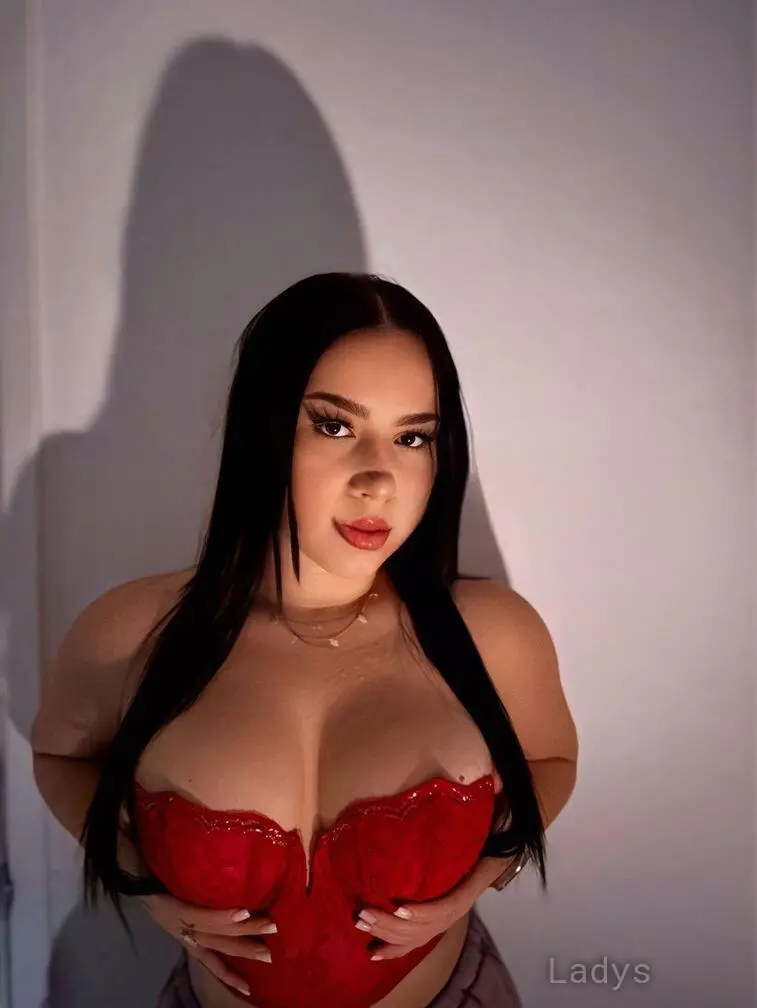 Escarlet (26) – Call Girl & Independent Escort Service in Manhattan - Gallery Photo 3