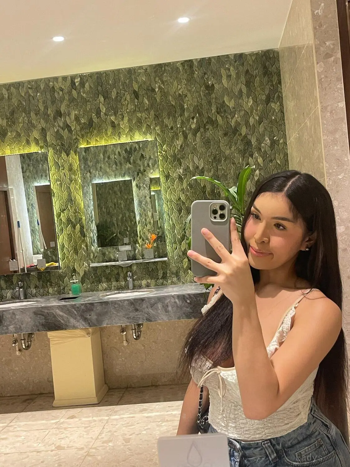 Shane (21) – Call Girl & Independent Escort Service in Manila - Gallery Photo 8
