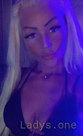 Mia (30) – Call Girl & Independent Escort Service in Mannheim - Gallery Photo 2