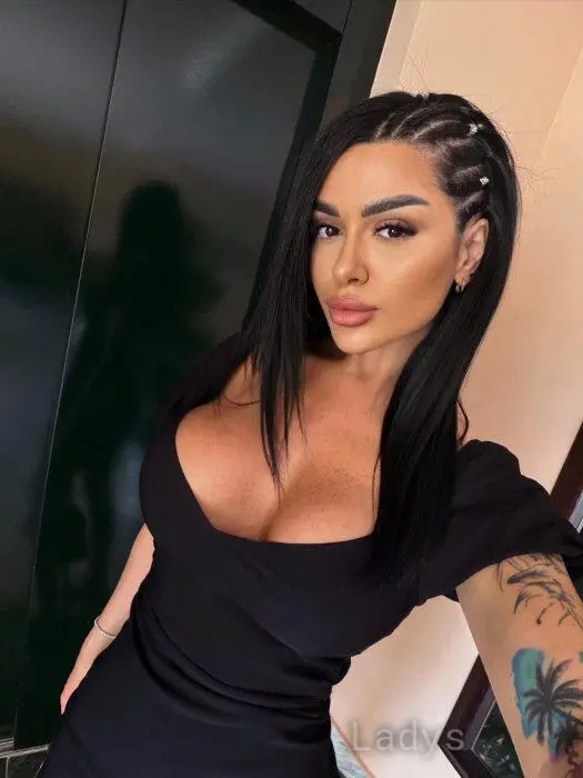 Emma (27) – Call Girl & Independent Escort Service in Marbella - Gallery Photo 3