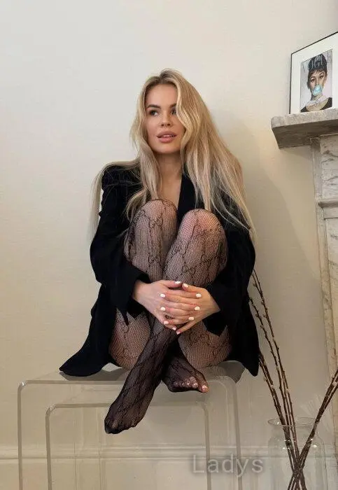 Marry (24) – Call Girl & Independent Escort Service in Marbella - Gallery Photo 3