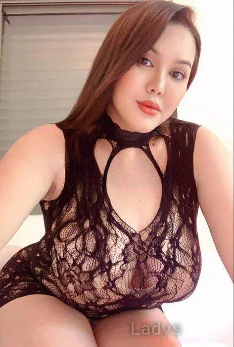 Wei Sam (25) – Call Girl & Independent Escort Service in Marrakech - Gallery Photo 3