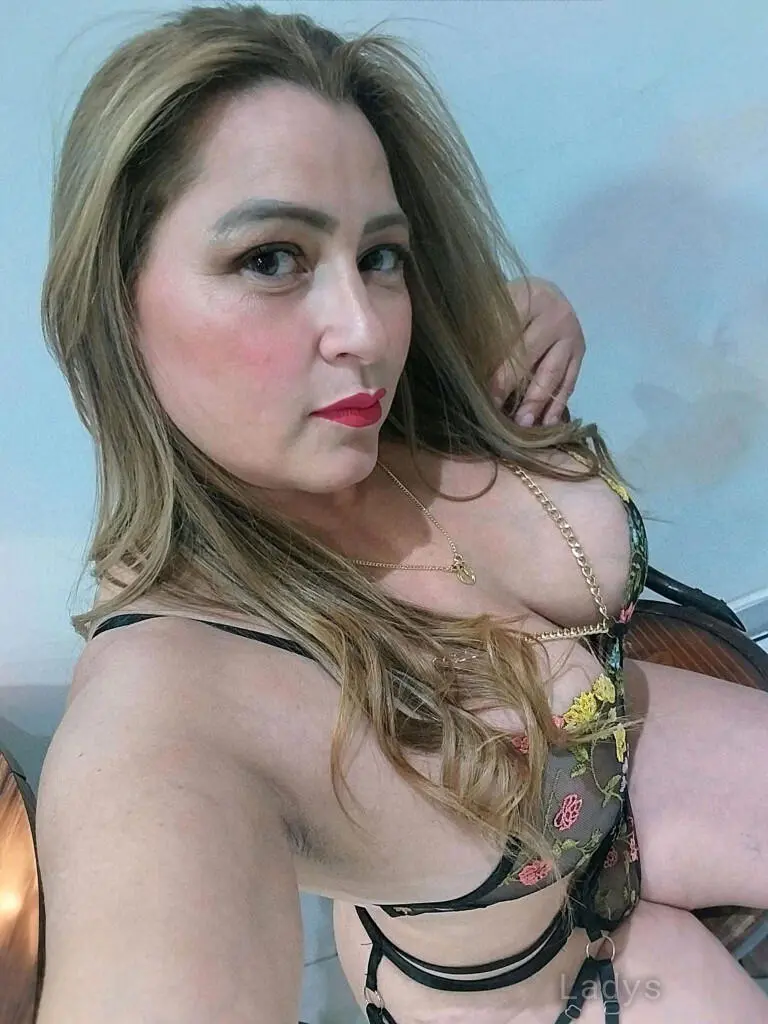 July (40) – Call Girl & Independent Escort Service in Marsaskala - Gallery Photo 7
