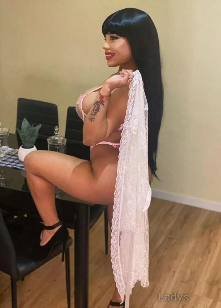 Carolina (28) – Call Girl & Independent Escort Service in Marsaskala - Gallery Photo 3