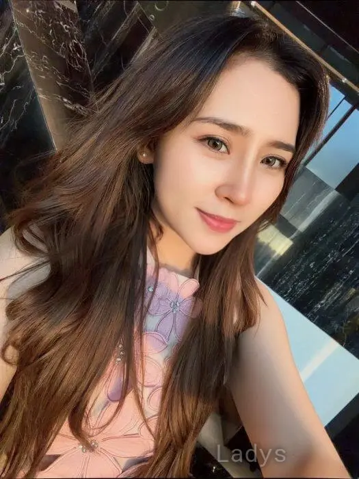 Gita Chindo (22) – Call Girl & Independent Escort Service in Medan - Gallery Photo 3