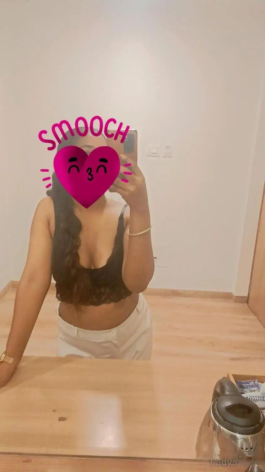 Soniya Saxena (24) – Call Girl & Independent Escort Service in Meerut - Gallery Photo 3