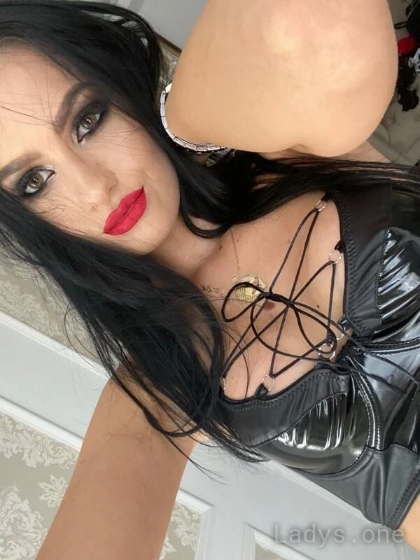 Lolahot (19) – Call Girl & Independent Escort Service in Meudon - Gallery Photo 4