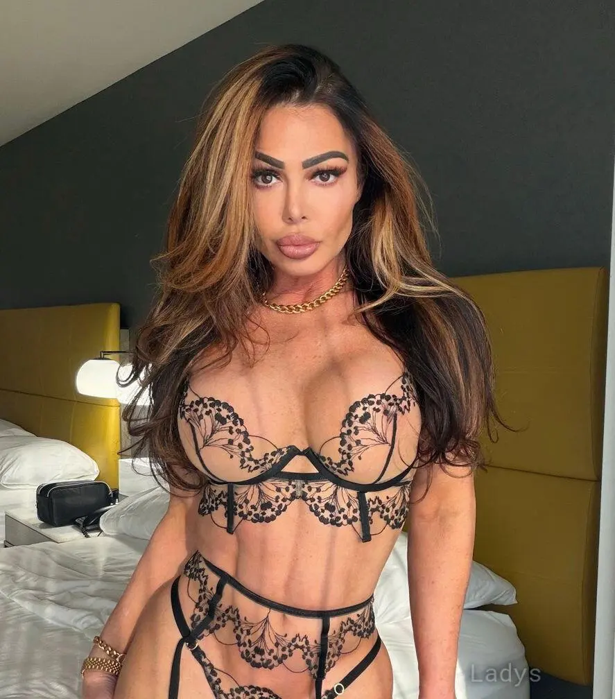 Nina Dolci (40) – Call Girl & Independent Escort Service in Miami - Gallery Photo 2