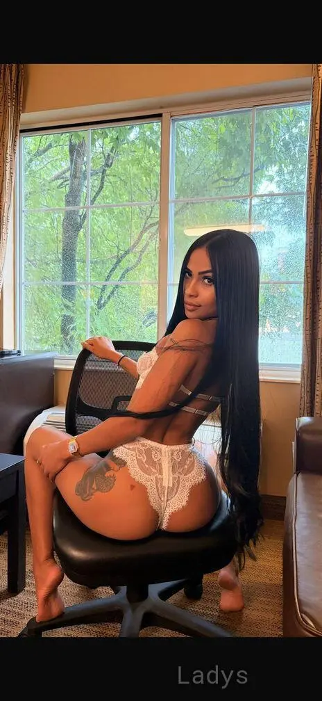 Chloe (21) – Call Girl & Independent Escort Service in Miami - Gallery Photo 3