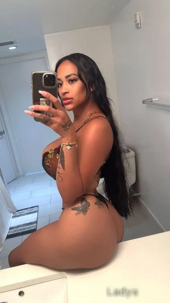 Sahira (27) – Call Girl & Independent Escort Service in Miami - Gallery Photo 2