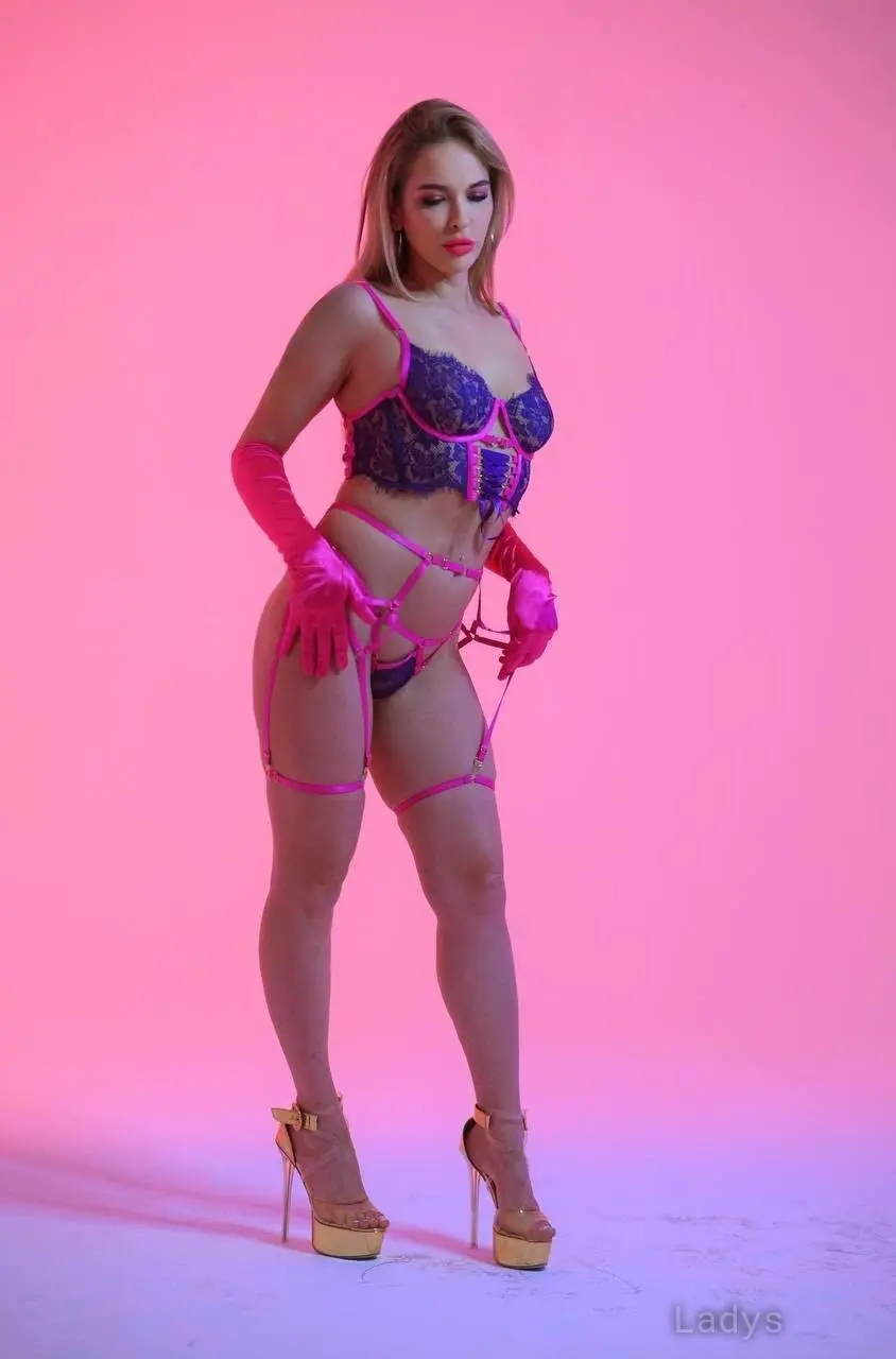 Maya (26) – Call Girl & Independent Escort Service in Middlesbrough - Gallery Photo 4