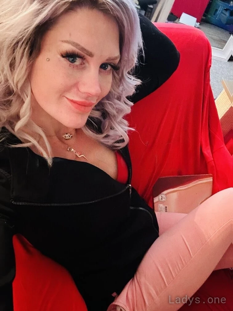 Lottie Monroe (30) – Call Girl & Independent Escort Service in Middleton - Gallery Photo 4