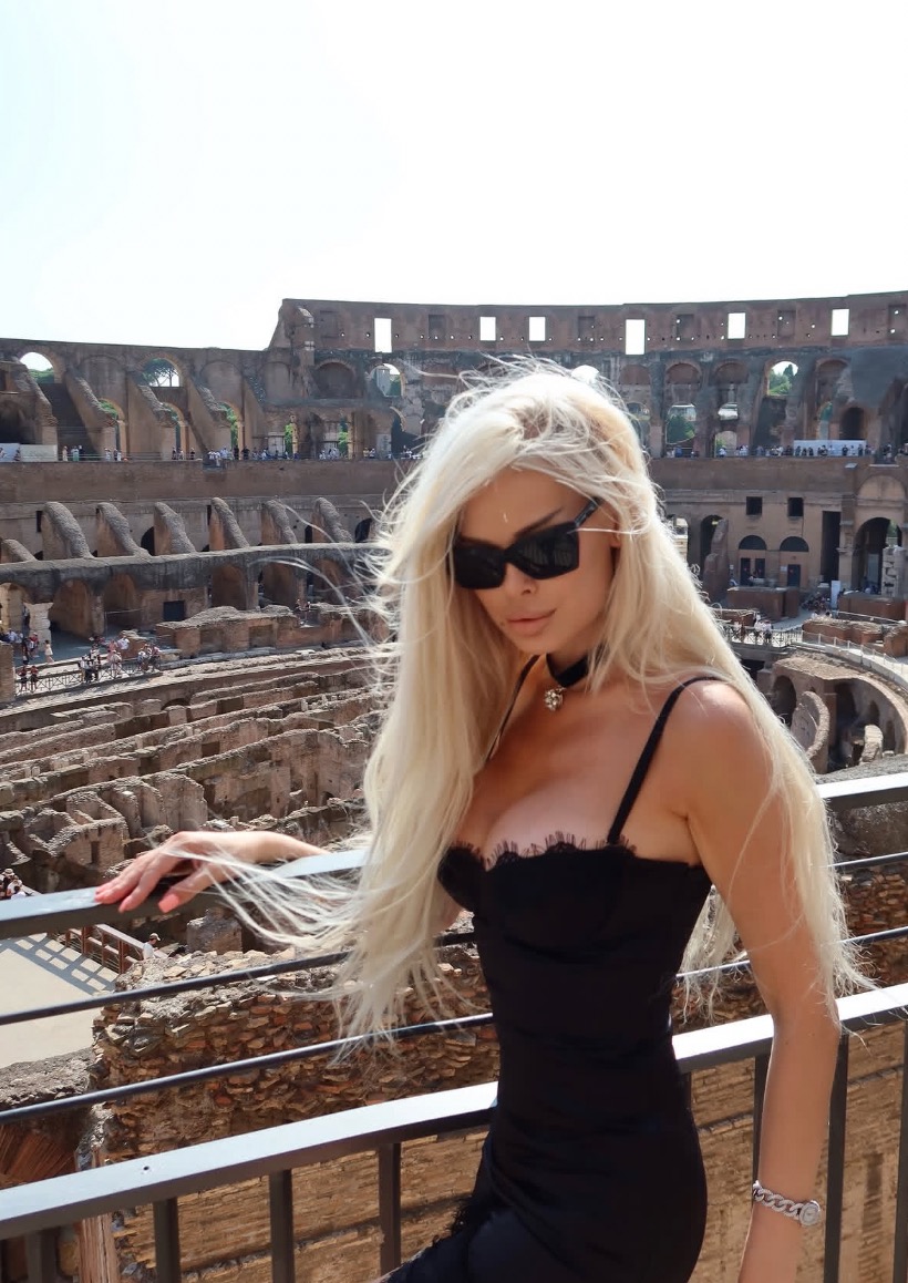 Juliana (18) – Call Girl & Independent Escort Service in Milan - Gallery Photo 4