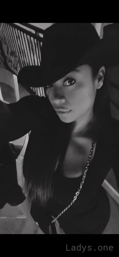 Selenna Diaz (26) – Call Girl & Independent Escort Service in Milwaukee - Gallery Photo 5