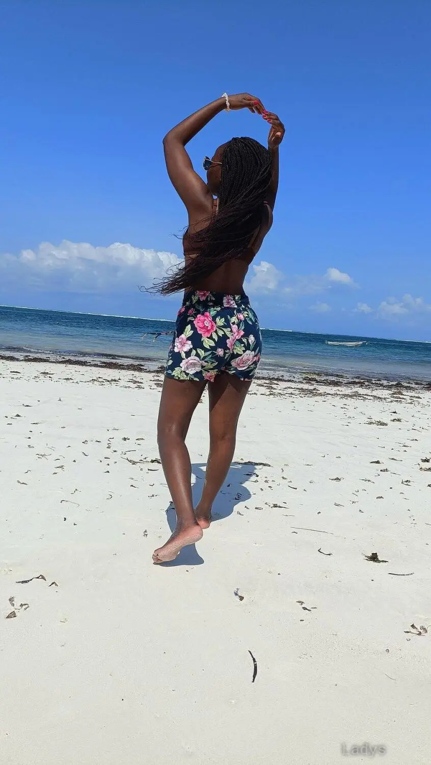Lulu (26) – Call Girl & Independent Escort Service in Mombasa - Gallery Photo 4
