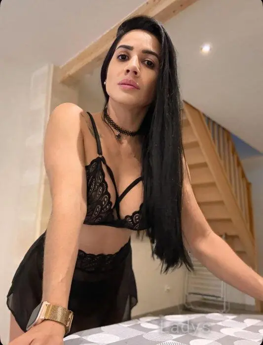 Livia (36) – Call Girl & Independent Escort Service in Montpellier - Gallery Photo 3