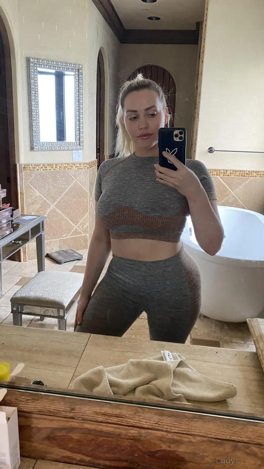 Nelly (26) – Call Girl & Independent Escort Service in Montpellier - Gallery Photo 3