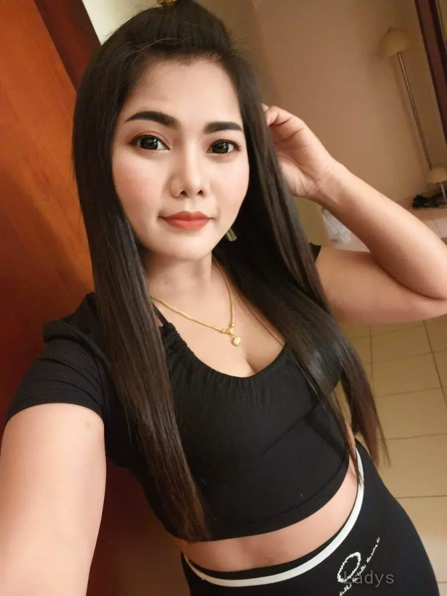 Nency (23) – Call Girl & Independent Escort Service in Montpellier - Gallery Photo 3