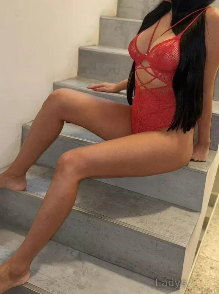 Alvine (24) – Call Girl & Independent Escort Service in Montpellier - Gallery Photo 3