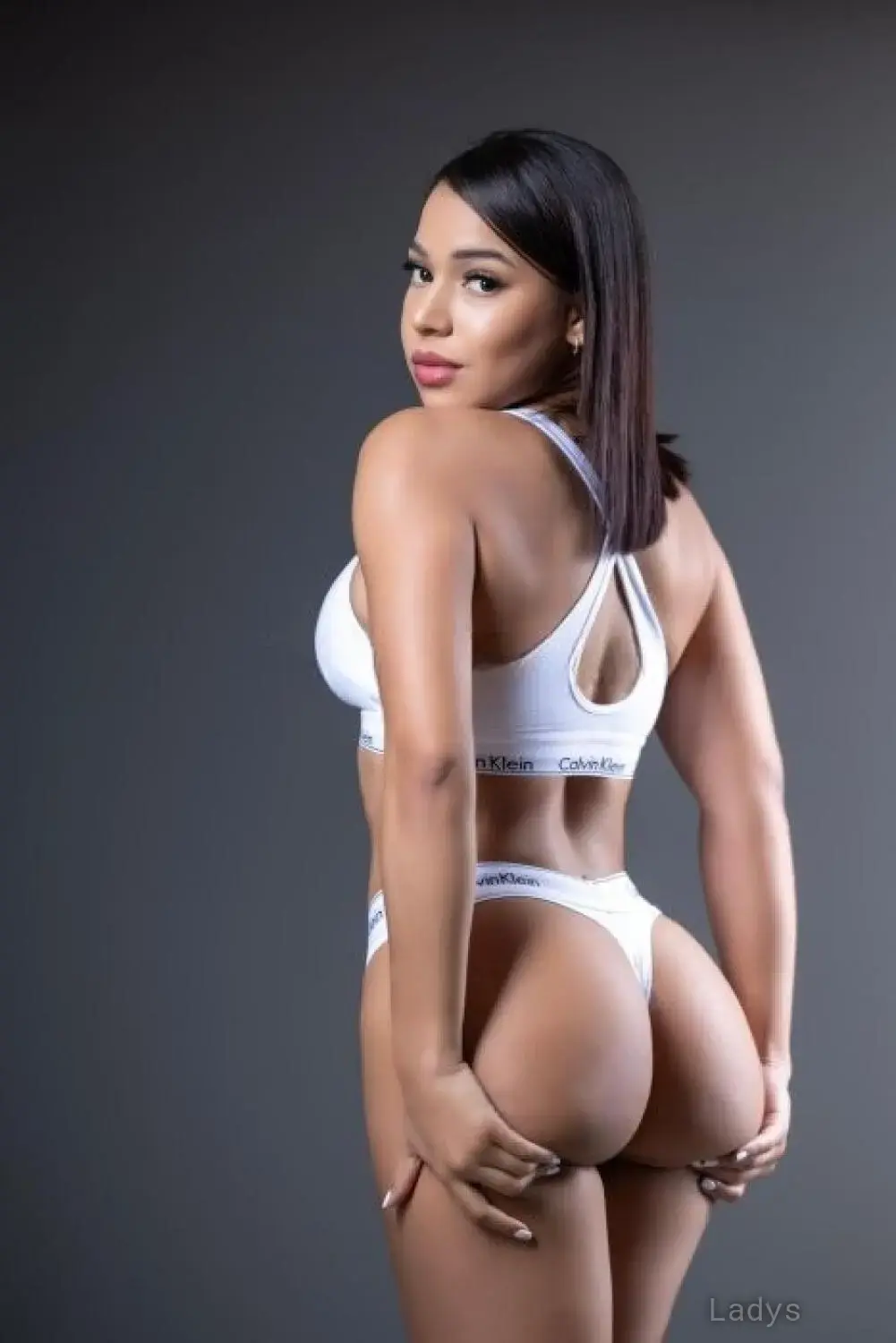 Lau (20) – Call Girl & Independent Escort Service in Moraleja - Gallery Photo 5