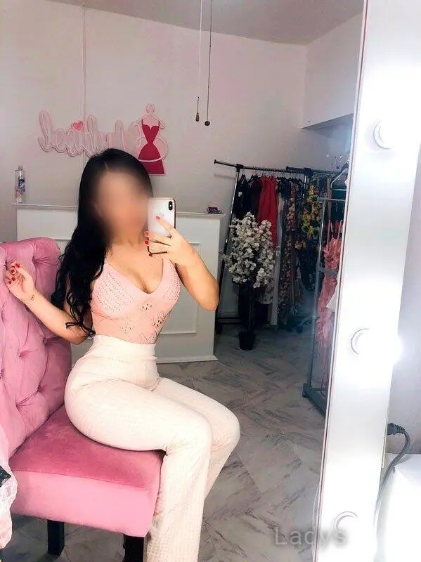 Renata (29) – Call Girl & Independent Escort Service in Morelia - Gallery Photo 4
