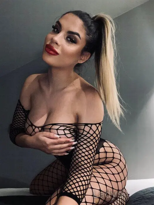 Ami (26) – Call Girl & Independent Escort Service in Mouscron - Gallery Photo 2