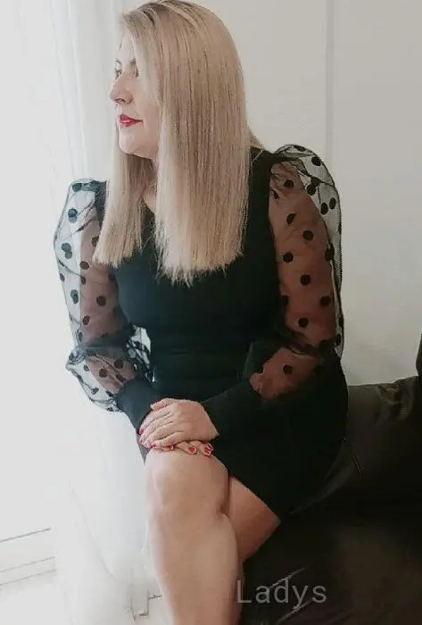 Laura (44) – Call Girl & Independent Escort Service in Msida - Gallery Photo 4