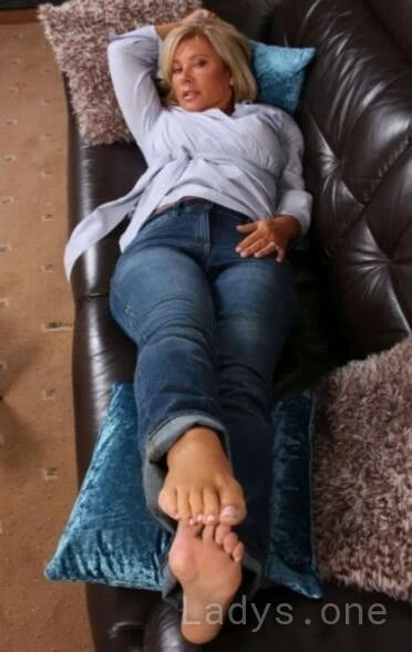 Chloe (40) – Call Girl & Independent Escort Service in Mulhouse - Gallery Photo 5