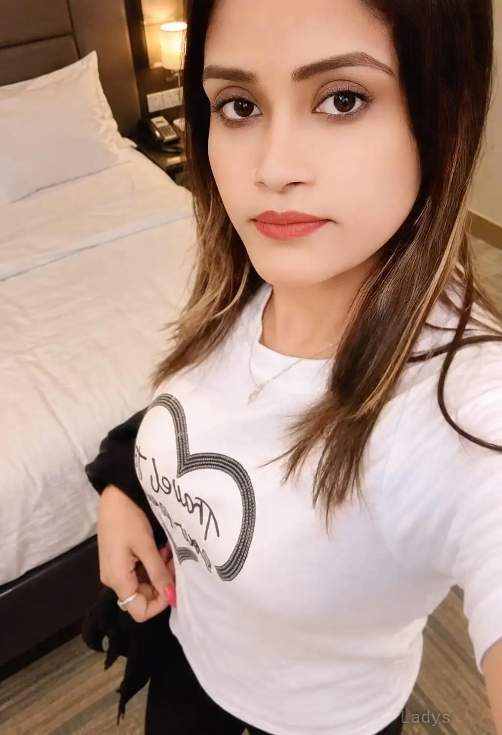 Anna (24) – Call Girl & Independent Escort Service in Mumbai - Gallery Photo 3