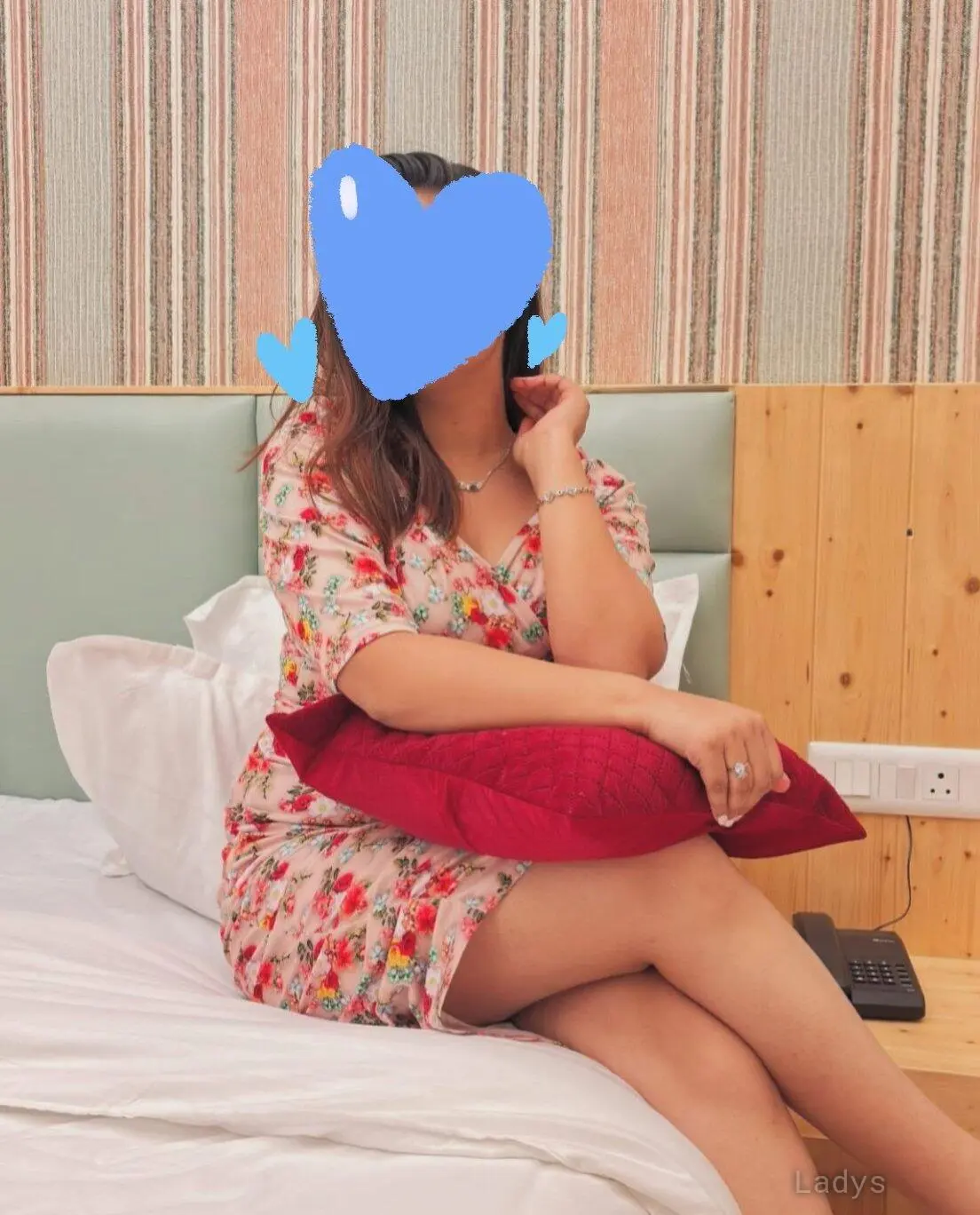 Priya (24) – Call Girl & Independent Escort Service in Mumbai - Gallery Photo 2