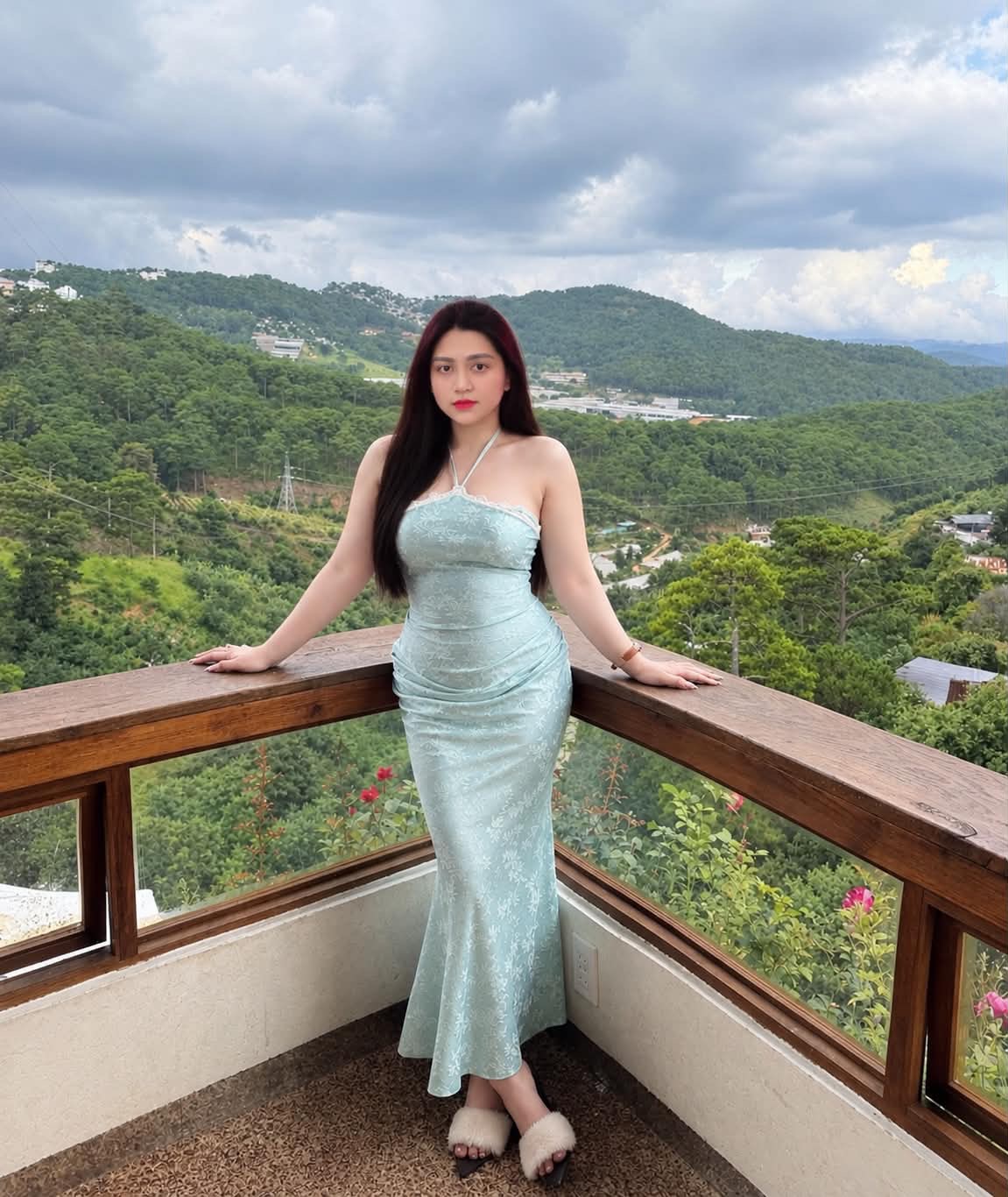 Lili (25) – Call Girl & Independent Escort Service in Mumbai - Gallery Photo 3