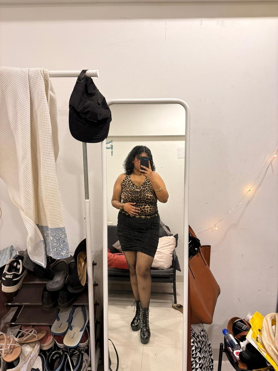 Isha (22) – Call Girl & Independent Escort Service in Mumbai - Gallery Photo 3