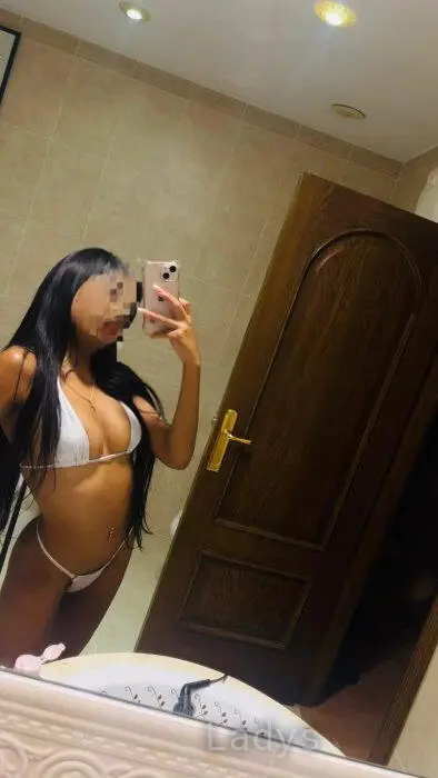 Lesly (20) – Call Girl & Independent Escort Service in Murcia - Gallery Photo 4