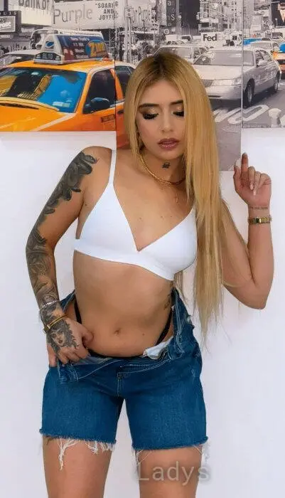 Megan (22) – Call Girl & Independent Escort Service in Murcia - Gallery Photo 4