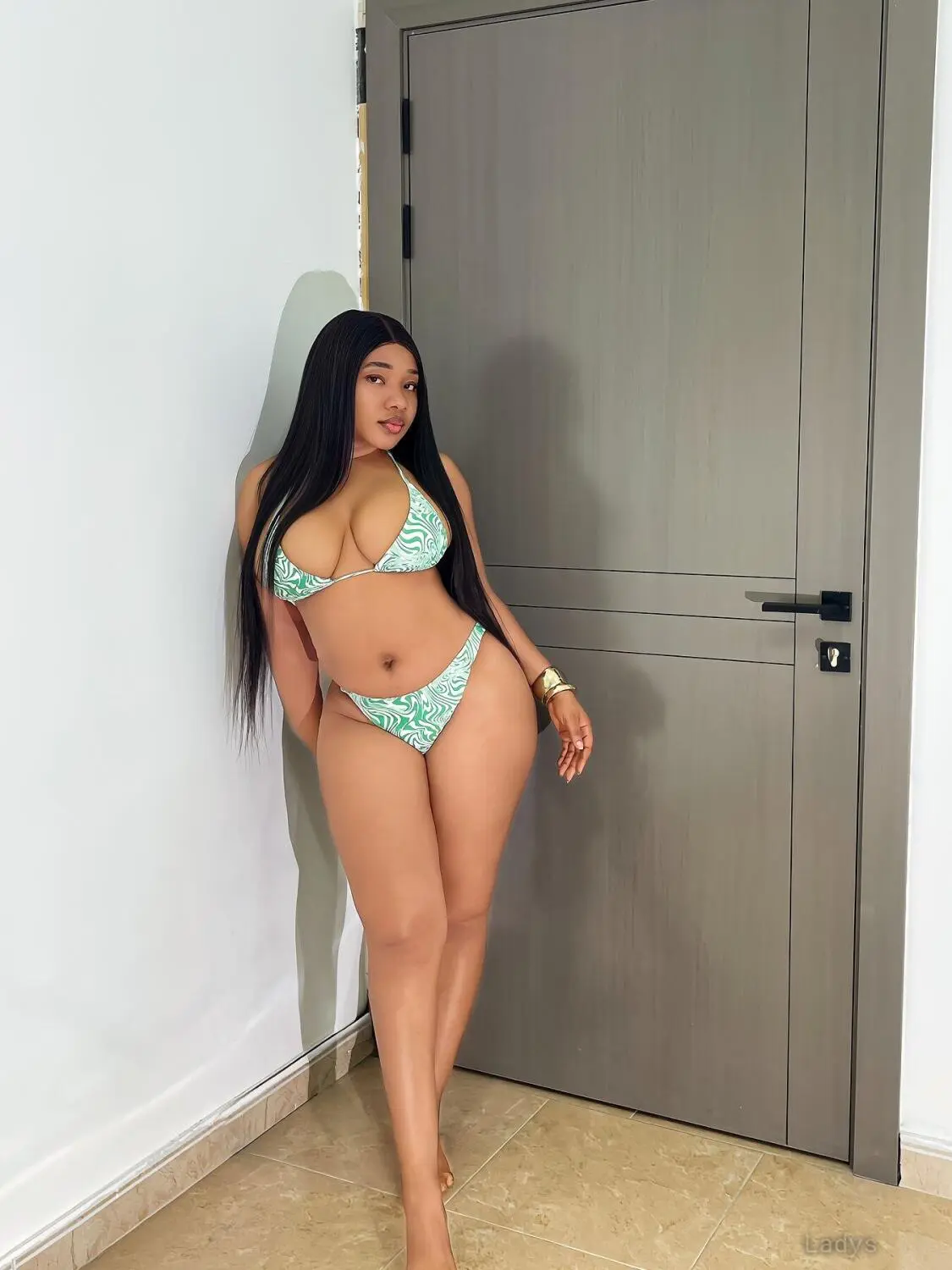 Lizzy (25) – Call Girl & Independent Escort Service in Muscat - Gallery Photo 3