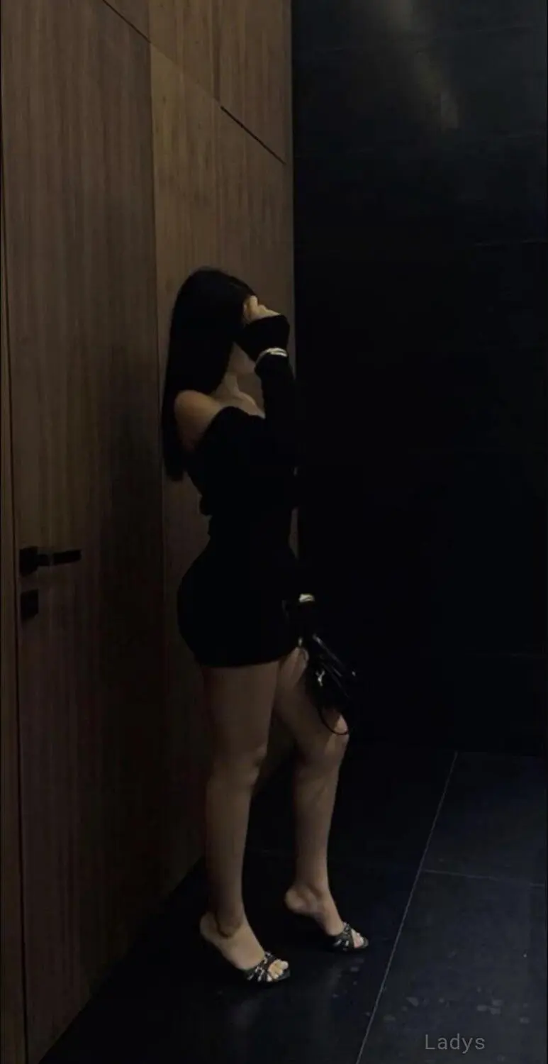 Ahlam (24) – Call Girl & Independent Escort Service in Muscat - Gallery Photo 3