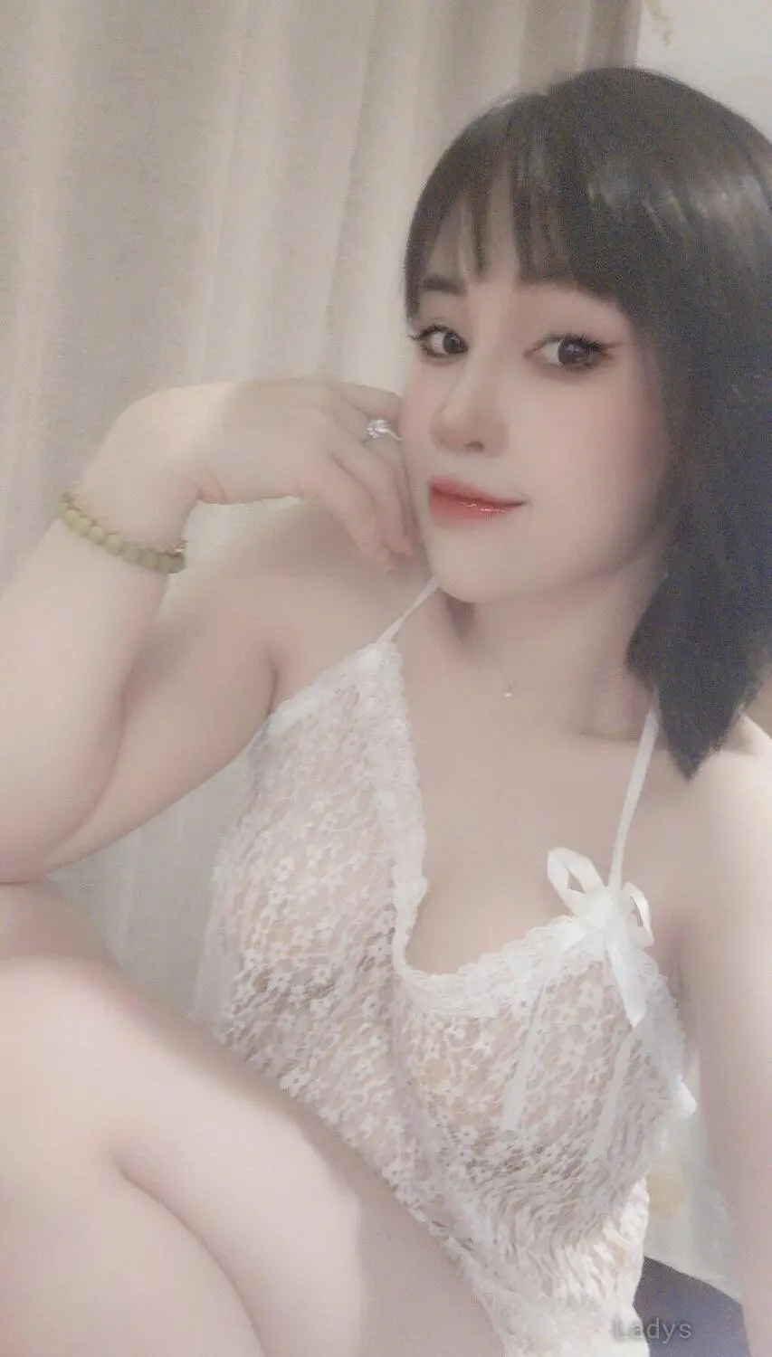Emy (27) – Call Girl & Independent Escort Service in Muscat - Gallery Photo 3