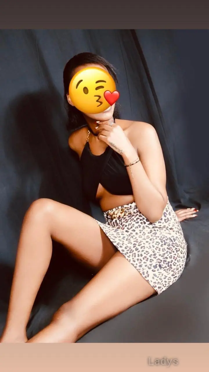 Petite (25) – Call Girl & Independent Escort Service in Muscat - Gallery Photo 2
