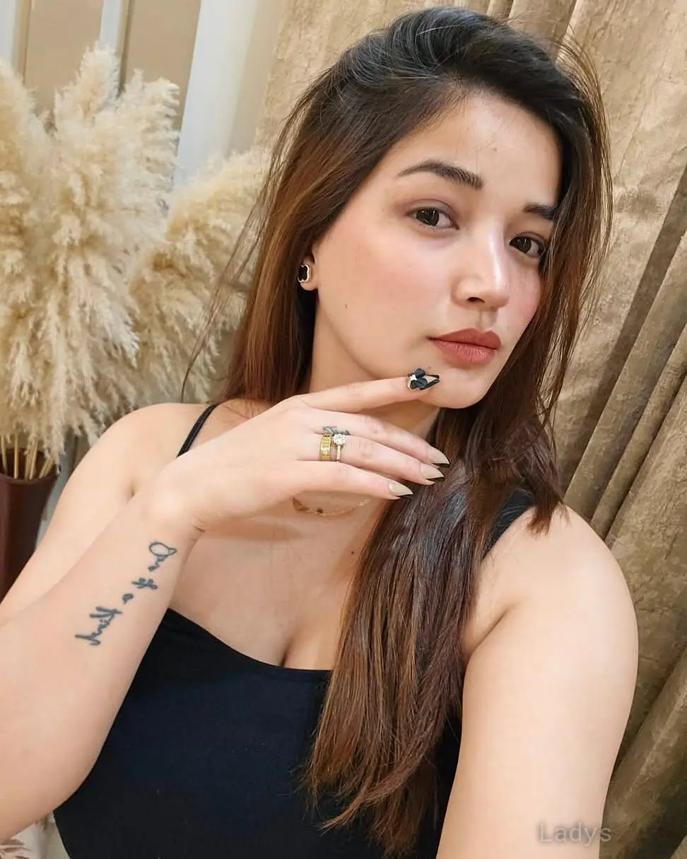 Harshita Sharma (23) – Call Girl & Independent Escort Service in Mysore - Gallery Photo 3